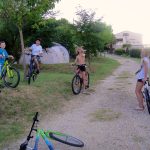 © Les jeunes à vélo au camping - M. MORIN