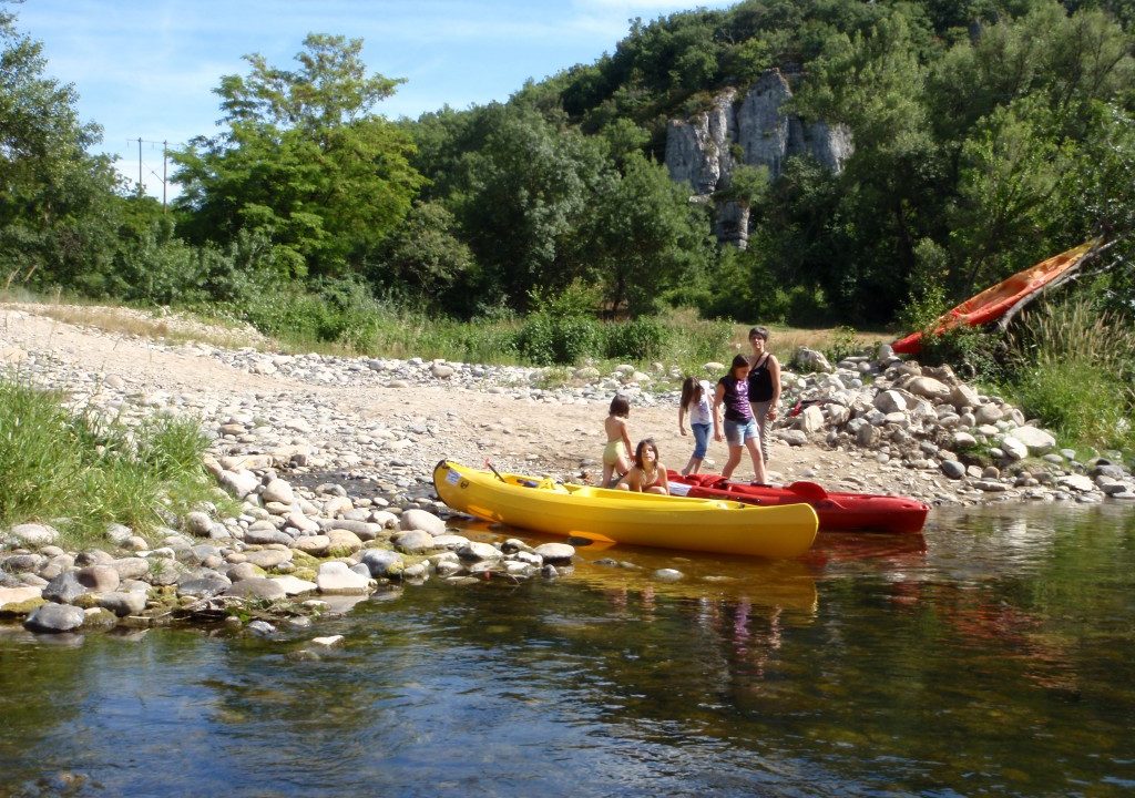 Canoë - Kayak de Vogüé à Ruoms - 16 km avec Balazuc Loisirs