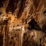 © De l'ombre à la lumière à la Grotte de la Madeleine - Val d'Ardèche