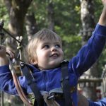 © Accrobranche enfant en Ardèche - Adventure Camp