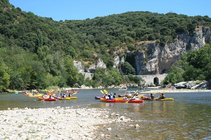 Canoë - Kayak de Vallon à St Martin d'Ardèche - 30 km / 1 jour avec Azur canoës